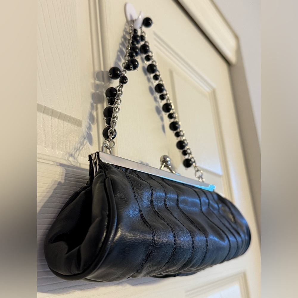 Vintage Kiss Lock Closure Elegant Leather Clutch with Beaded Chain